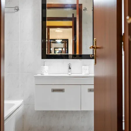 Famoso Grand - Free Parking *