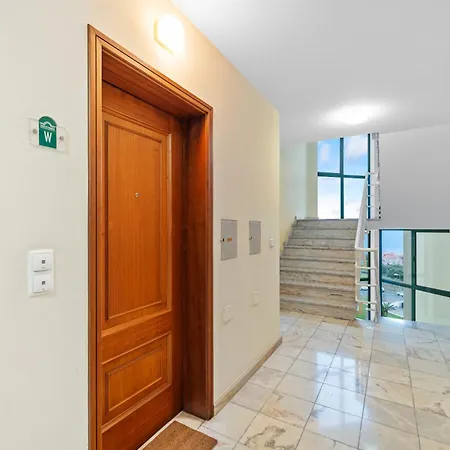 Famoso Grand - Free Parking