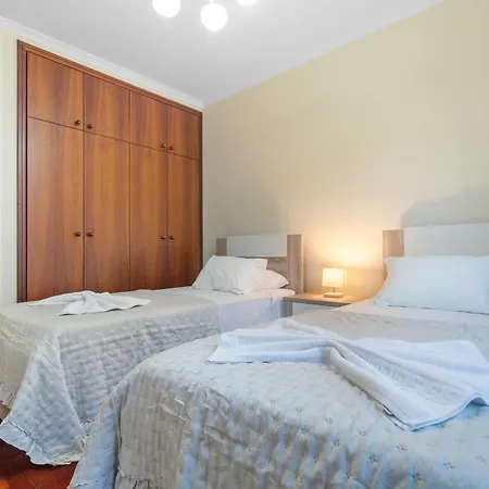 Famoso Grand - Free Parking Apartman *