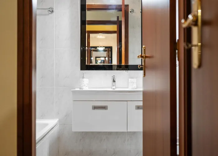 Famoso Grand - Free Parking *